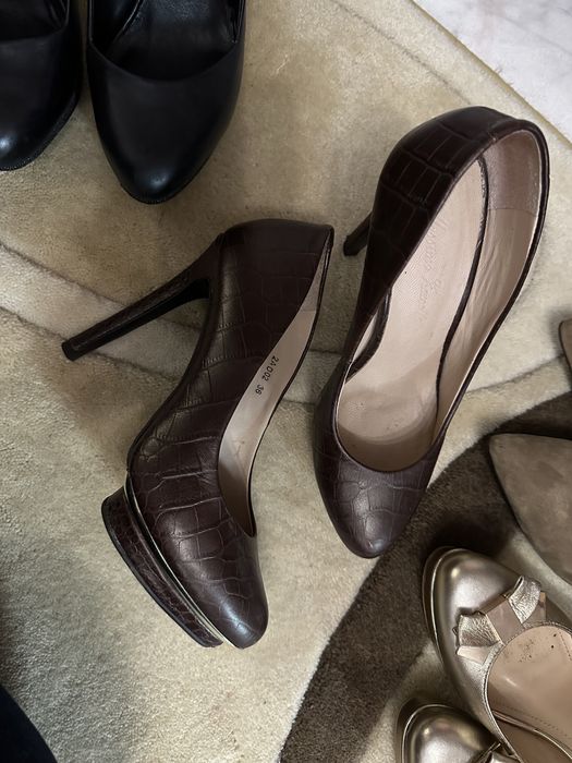 Продавам Обувки с Високо Качество и Стил