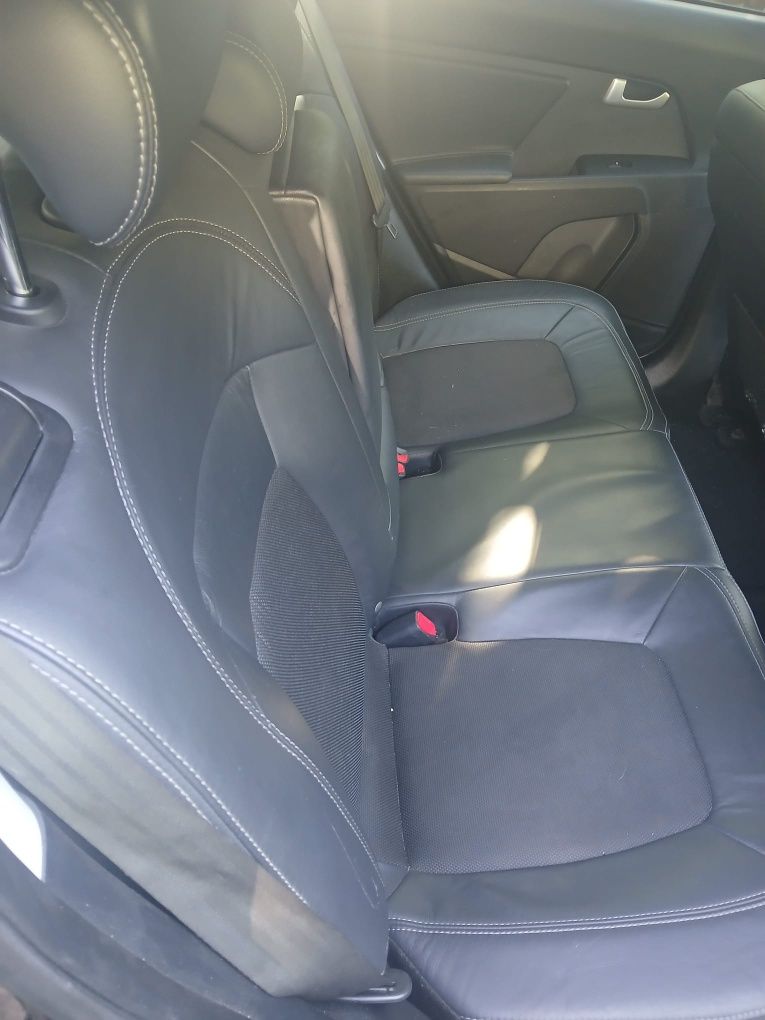 Dezmembrez Kia Sportage 4x4 2.0 Crdi motor 2.0 D4HA fabr. 2013