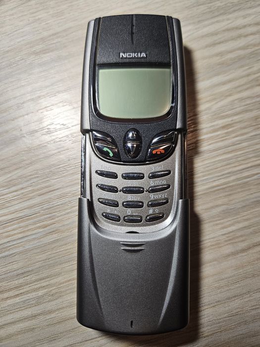 Colectionari ATENTIE! NOKIA 8850 Impecabil