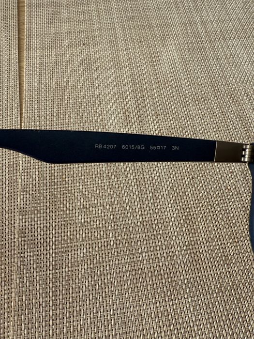 Ochelari de soare Ray Ban din carbon