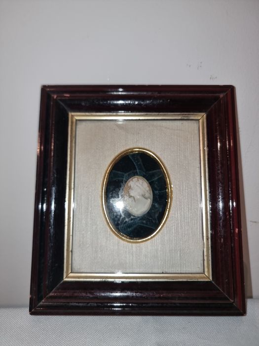 Camee vintage sculptat în fildes