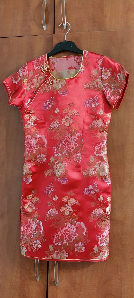 Rochie chinezeasca rosie cu floricele noua superba