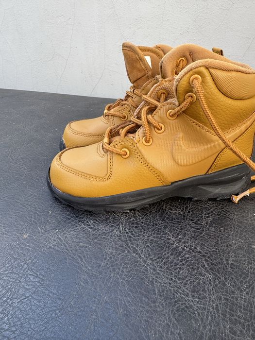 Зимни боти. Nike! Без следи от употреба,като нови