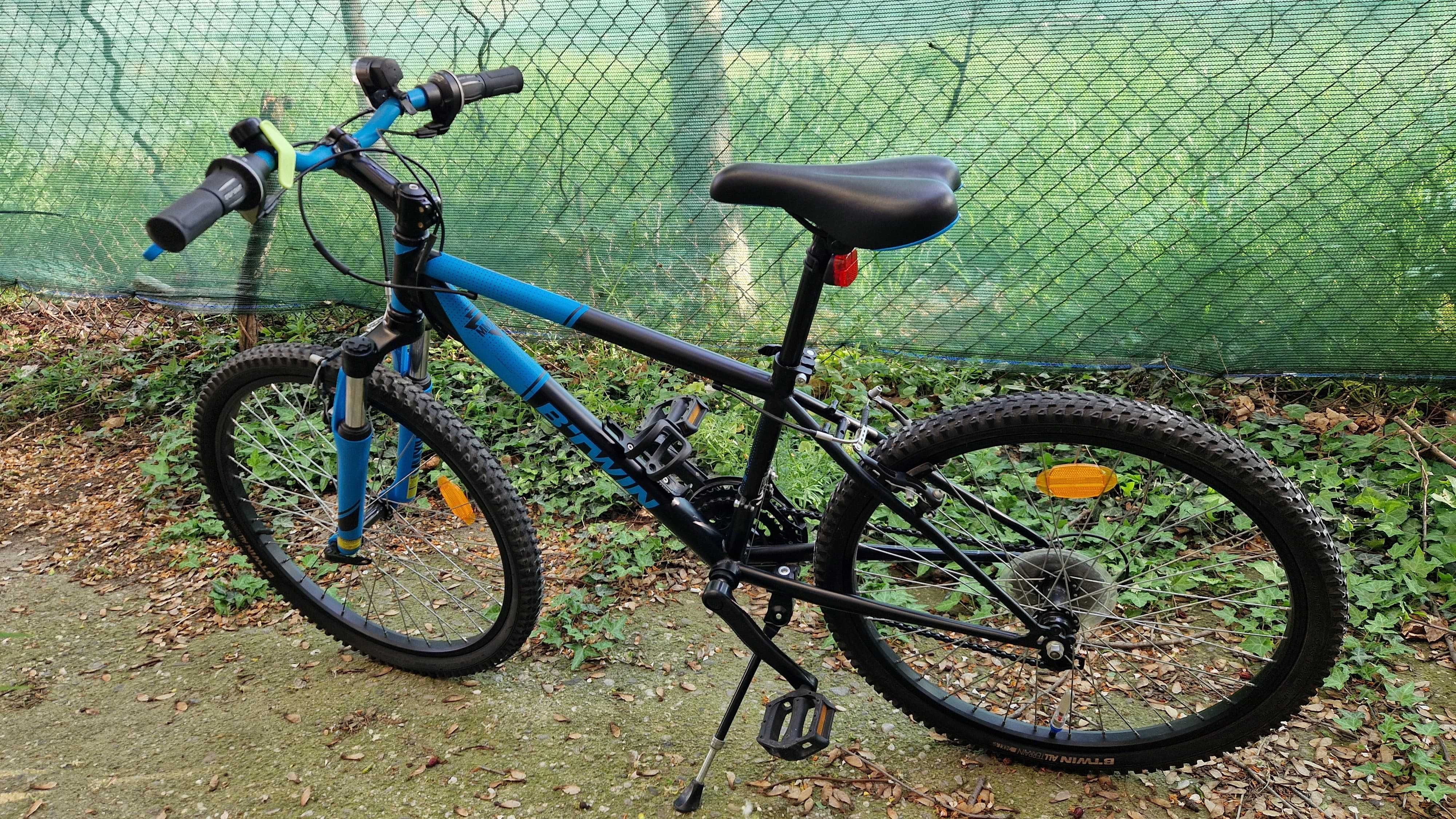 Bicicleta B Twin ROCKRIDER 500 cu roti pe 24