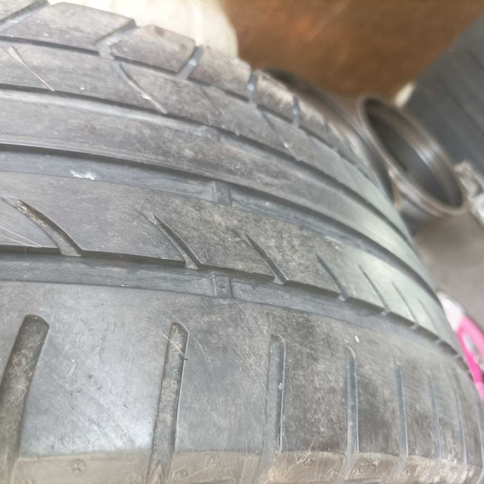 Разпродажба! 2 бр нископрофилни гуми Дънлоп Спорт Макс 225  40 18