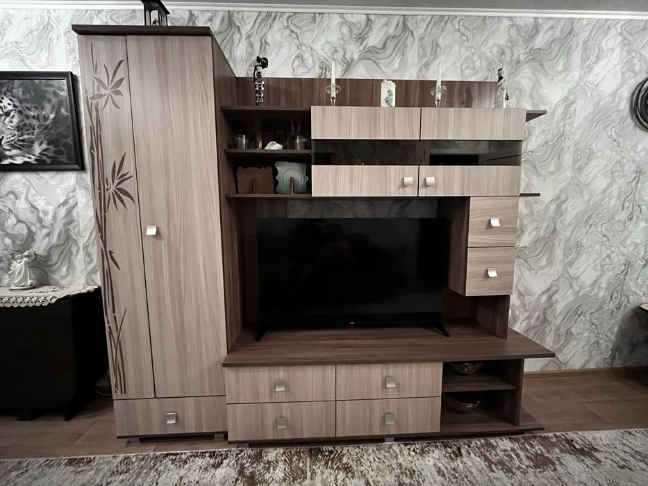 Стенка со шкафами