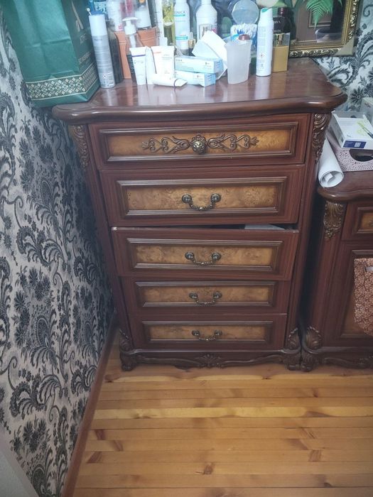 Spalni barcha shkaff mebeli bilan sotiladi arzonga