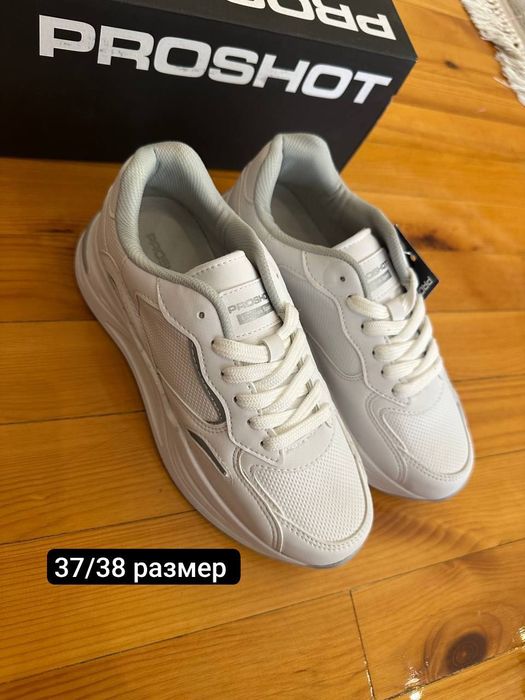 Продается кроссовки