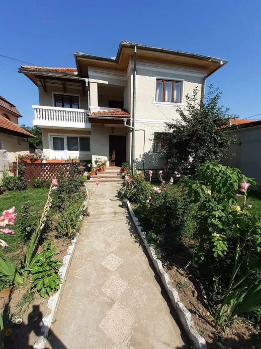 Casa de vanzare, Strehaia