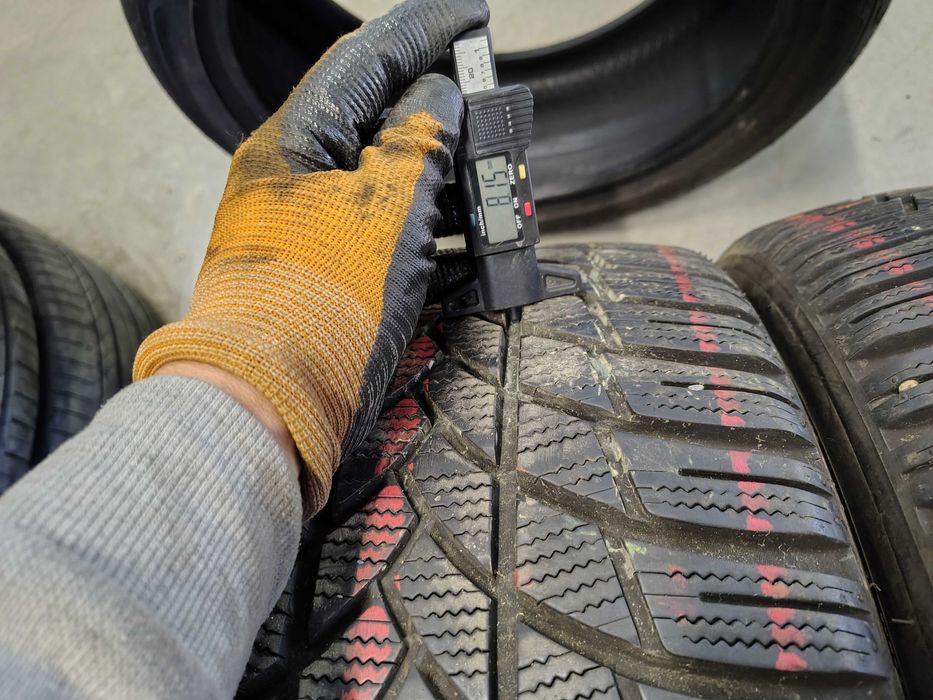 2бр.ПОЧТИ НОВИ зимни гуми LASSA 275 35 19 DOT21 цена за брой