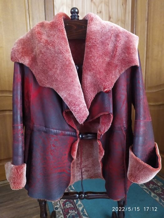 Женская зимняя верхняя одежда - дублёнка, пуховик, куртки