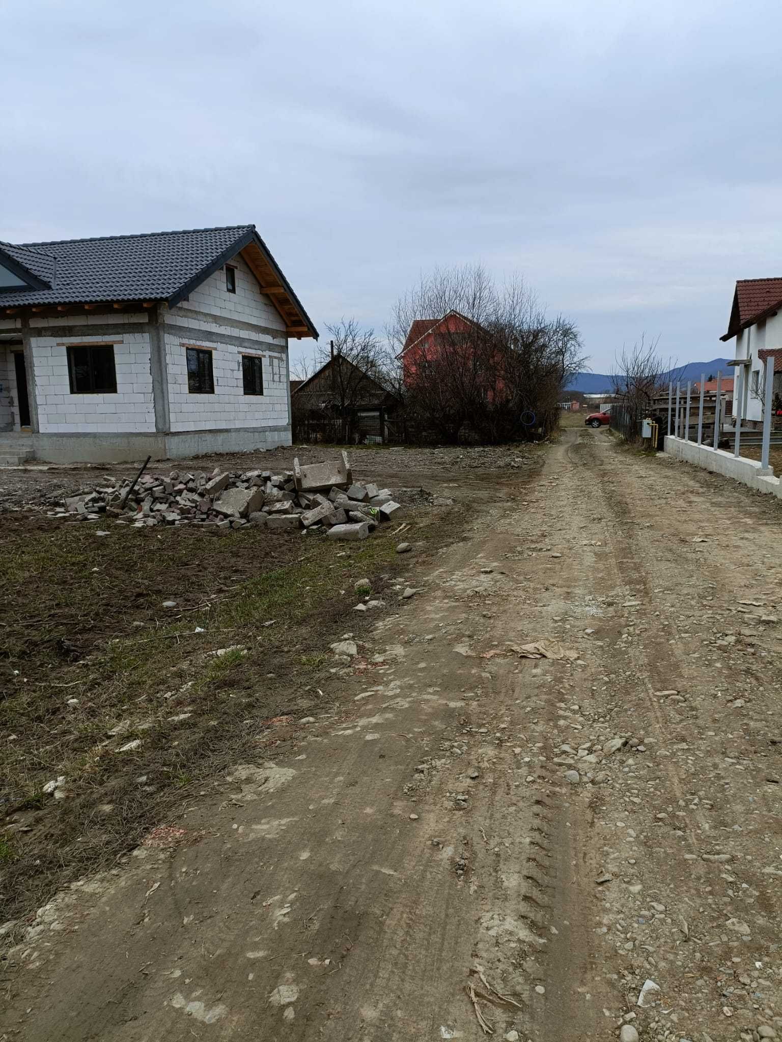 Casa de Vanzare Zavoaie  Peste podul de la KAUFLANDU de jos