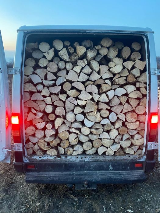 Vând lemne de foc  carpen fag tăiate și crepate la dorința clientului