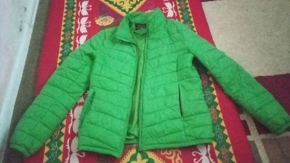 Продам куртку женская