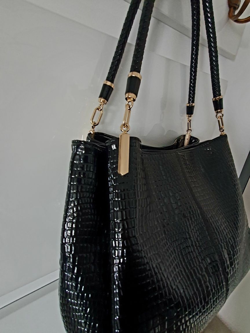 Poseta/ geanta neagră elegantă