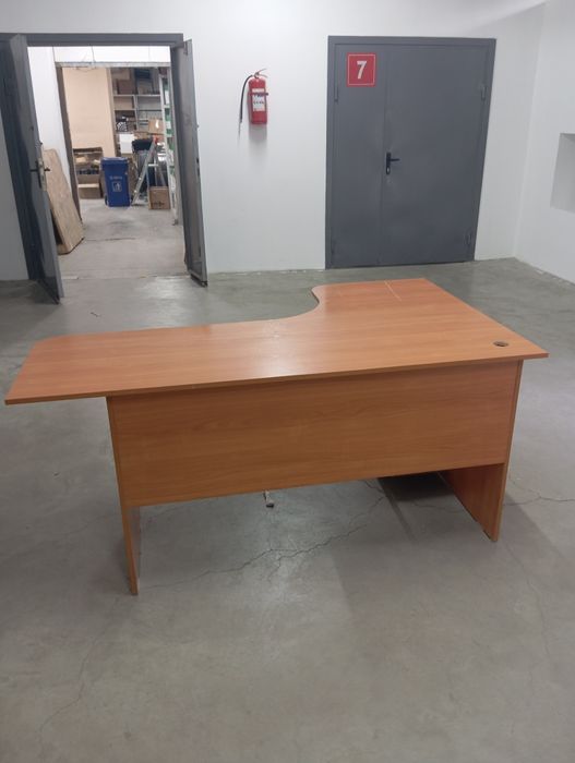 Офисные стол для рабочего места