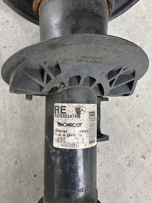 Perna aer fata dreapta Mercedes CLS w218, E w212 cod A2123234700