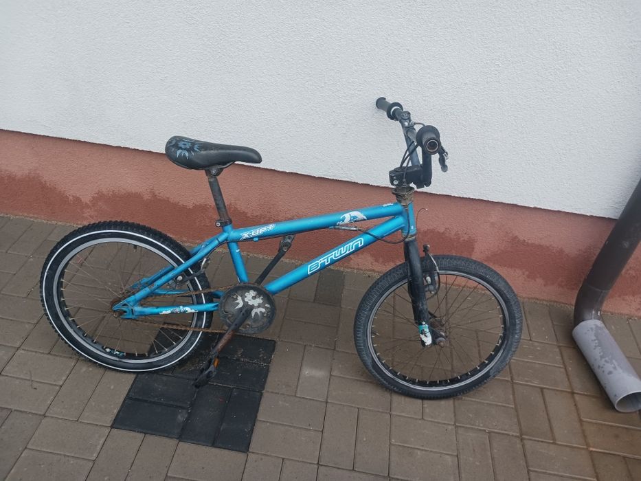 Vând bicicleta B.M.X b.twin