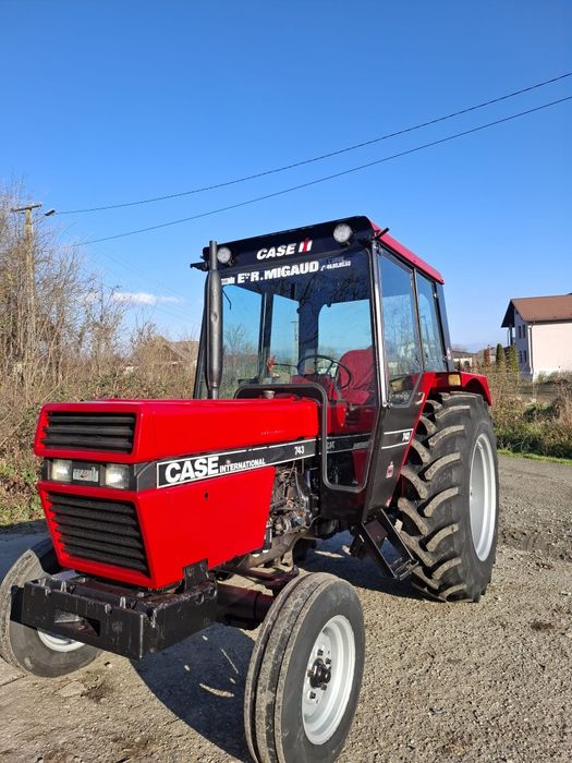 Tractor Case International 743