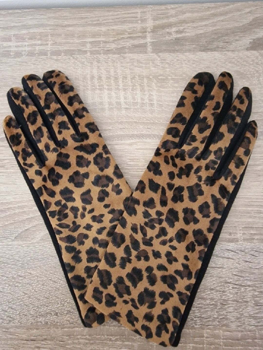 Manusi animal print noi