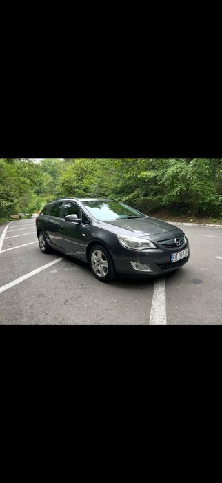 Opel Astra J 2011
