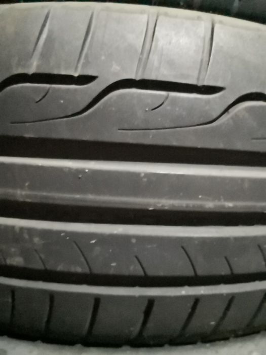 225 40 19 цола гуми като нови dunlop dot 23