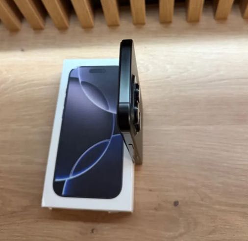iPhone 16 Pro 128 GB Black Titanium (без забележка)