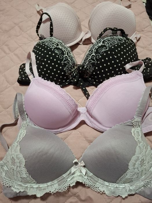 Продавам сутиени 75б