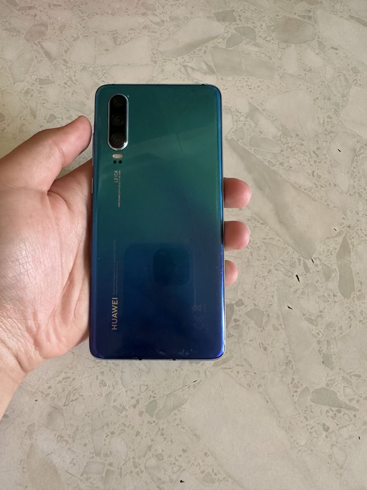 Продается HUAWEI P30 + AirPods Pro