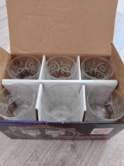 стаканы совсем новые  в коробке