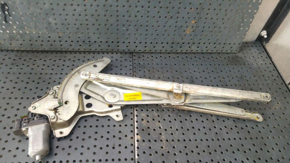 Macara cu motoras geam dreapta fata nissan pixo