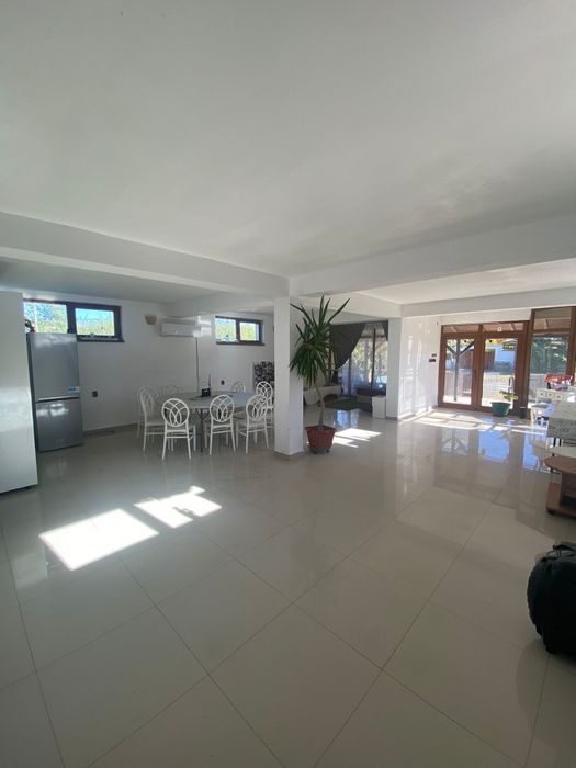 Casa cu spațiu comercial Izvor Simnicu de Sus