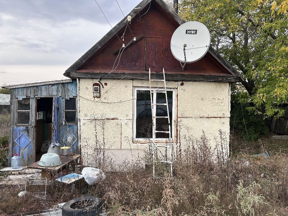 Продам дачный участок с домиком