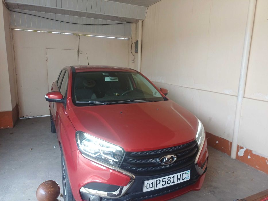 yoqimli oilaviy mashina