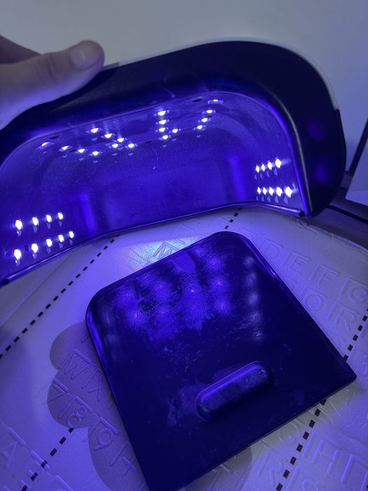Профессионалоная Led/UV lamp для маникюра со съемным дном.