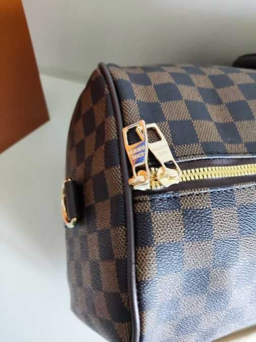 in stoc voiaj, geanta sport Louis Vuitton 56-53