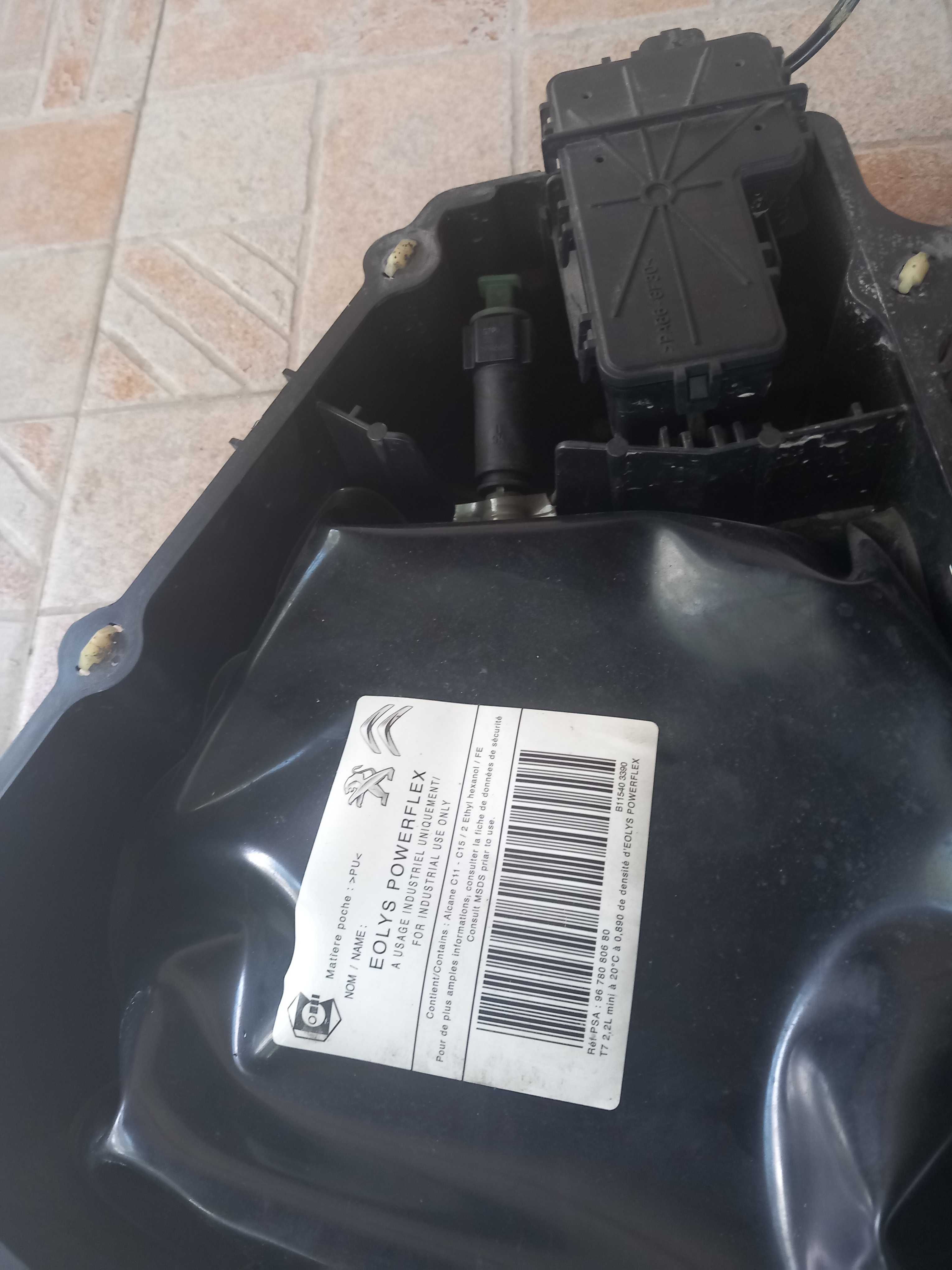 Казанче за DPF течност за пежо 308