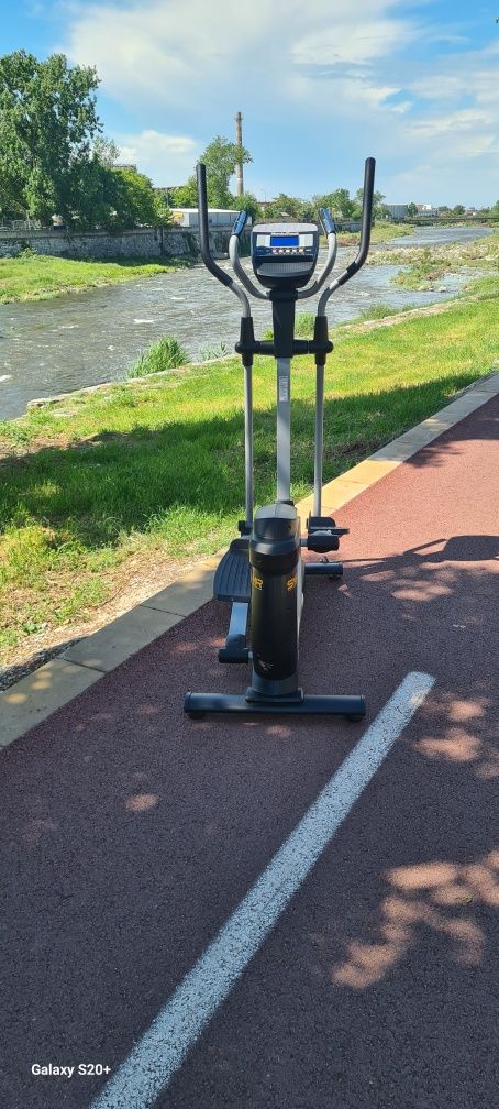 Немско Елиптичният велосипед NordicTrack Strider 450