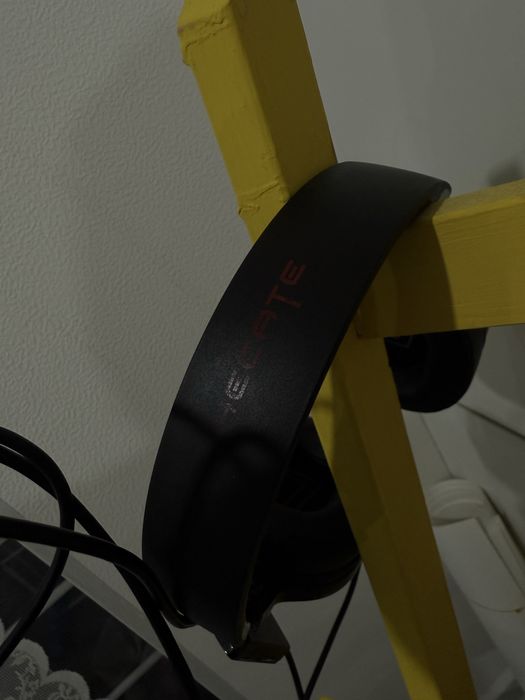 Наушники Edifier G2