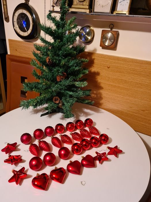 Brăduț+globuri diverse