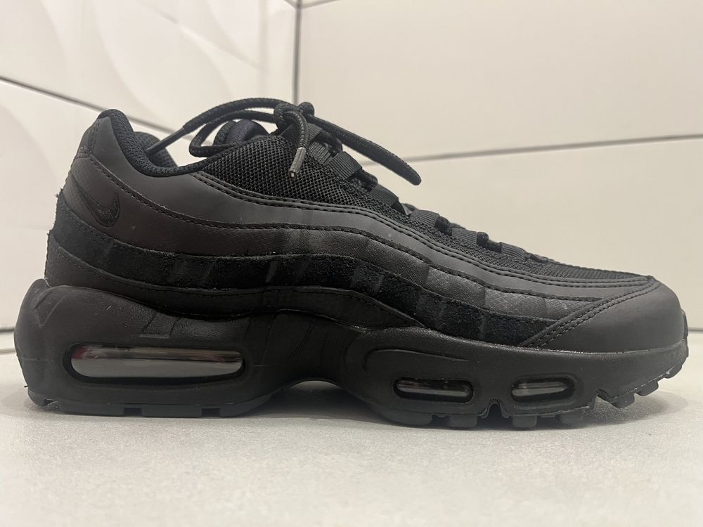 Nike air max 95 ( номер 40 )