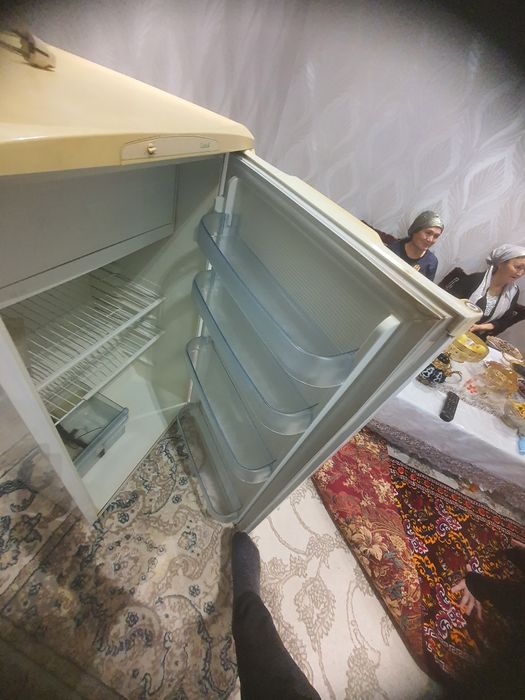 Холодилник сотилади