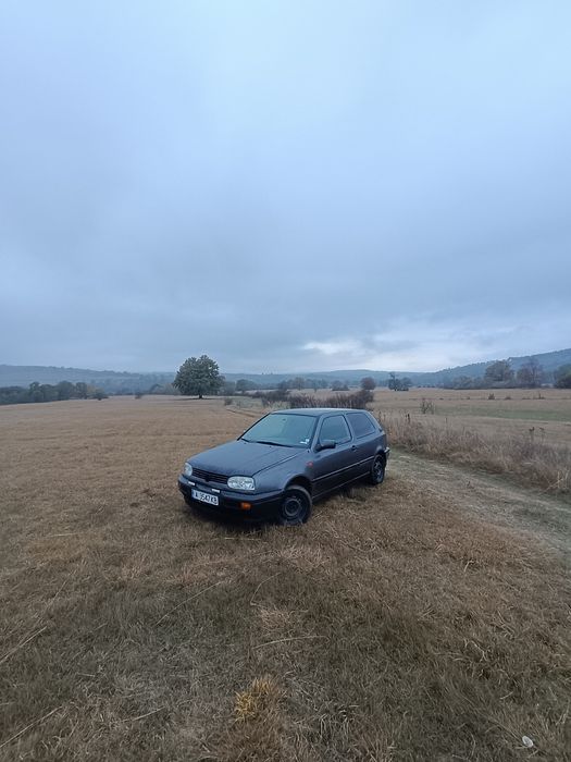 Продава се голф 3