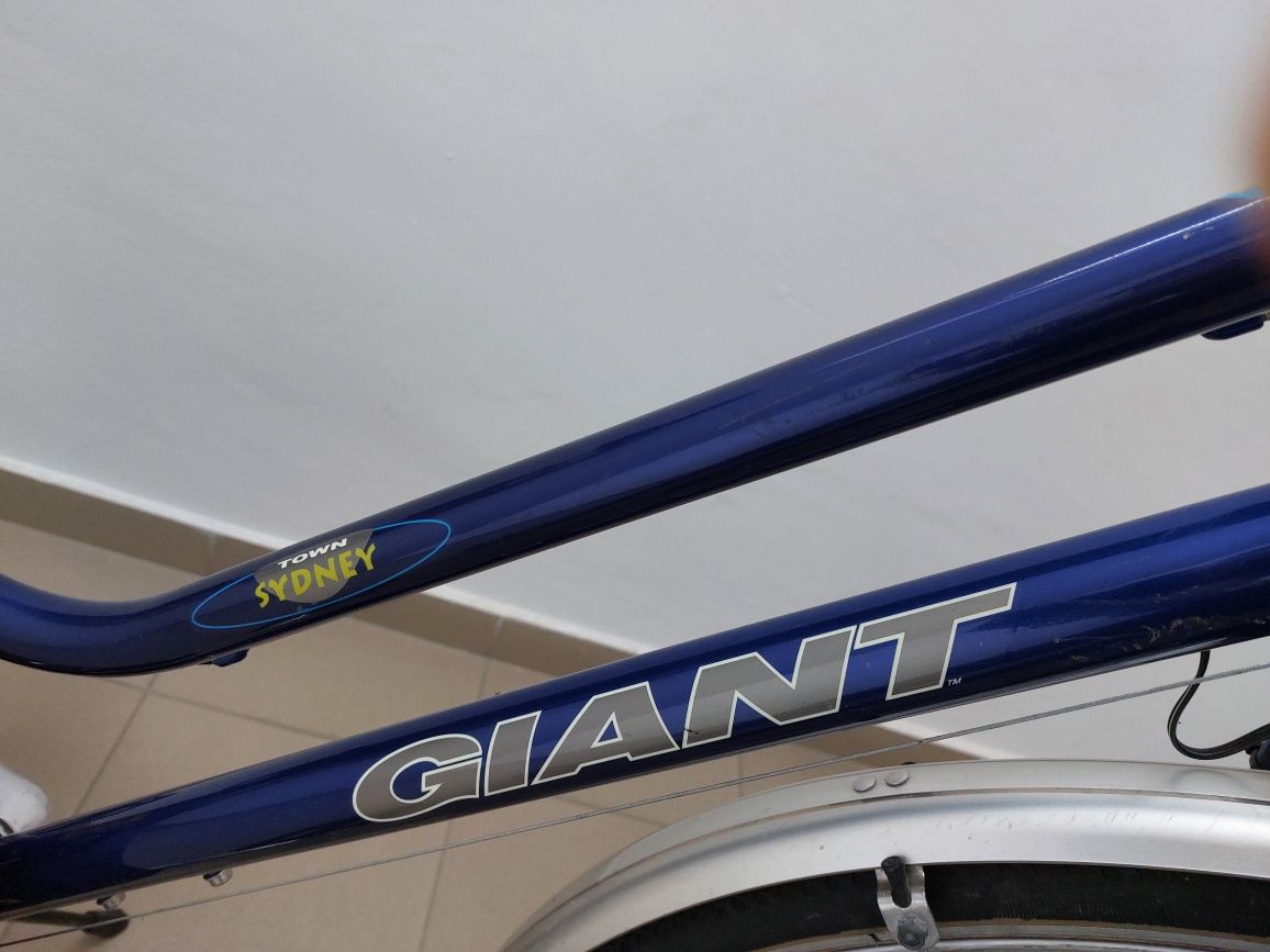 Bicicleta Giant roti 28" cadru dama,  usoara, stare excelenta