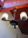 Candelabru cu insertii din lemn