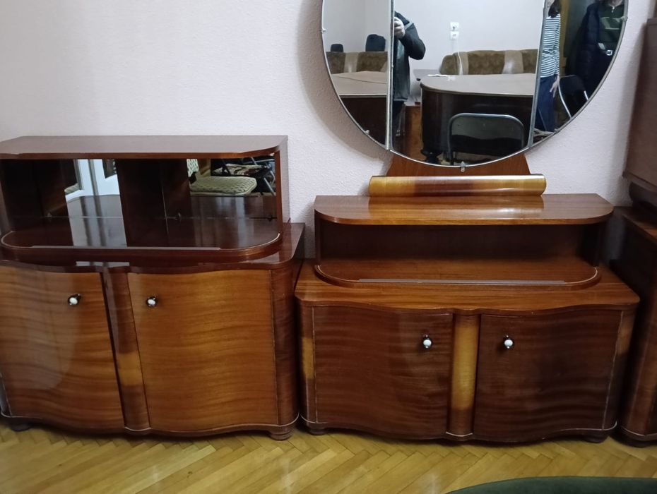 Mobila living/sufragerie cires,  model vechi, vintage