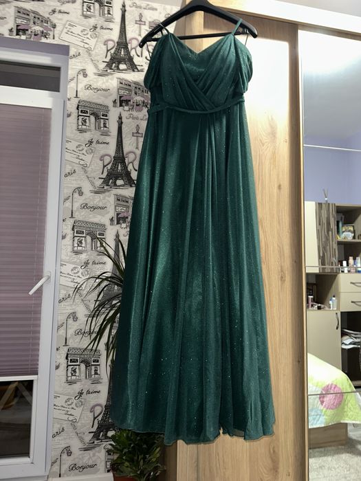 Зелена бляскава бална рокла