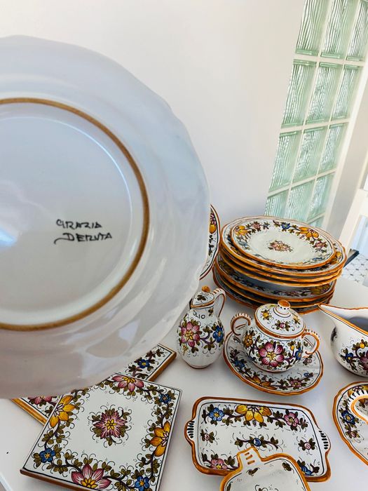Set ceramică pictată manual Grazia Deruta – 19 piese, Italia