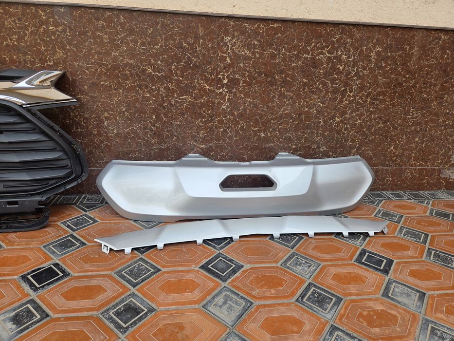 Оригинал облицовка Tracker 2 плюс юбка