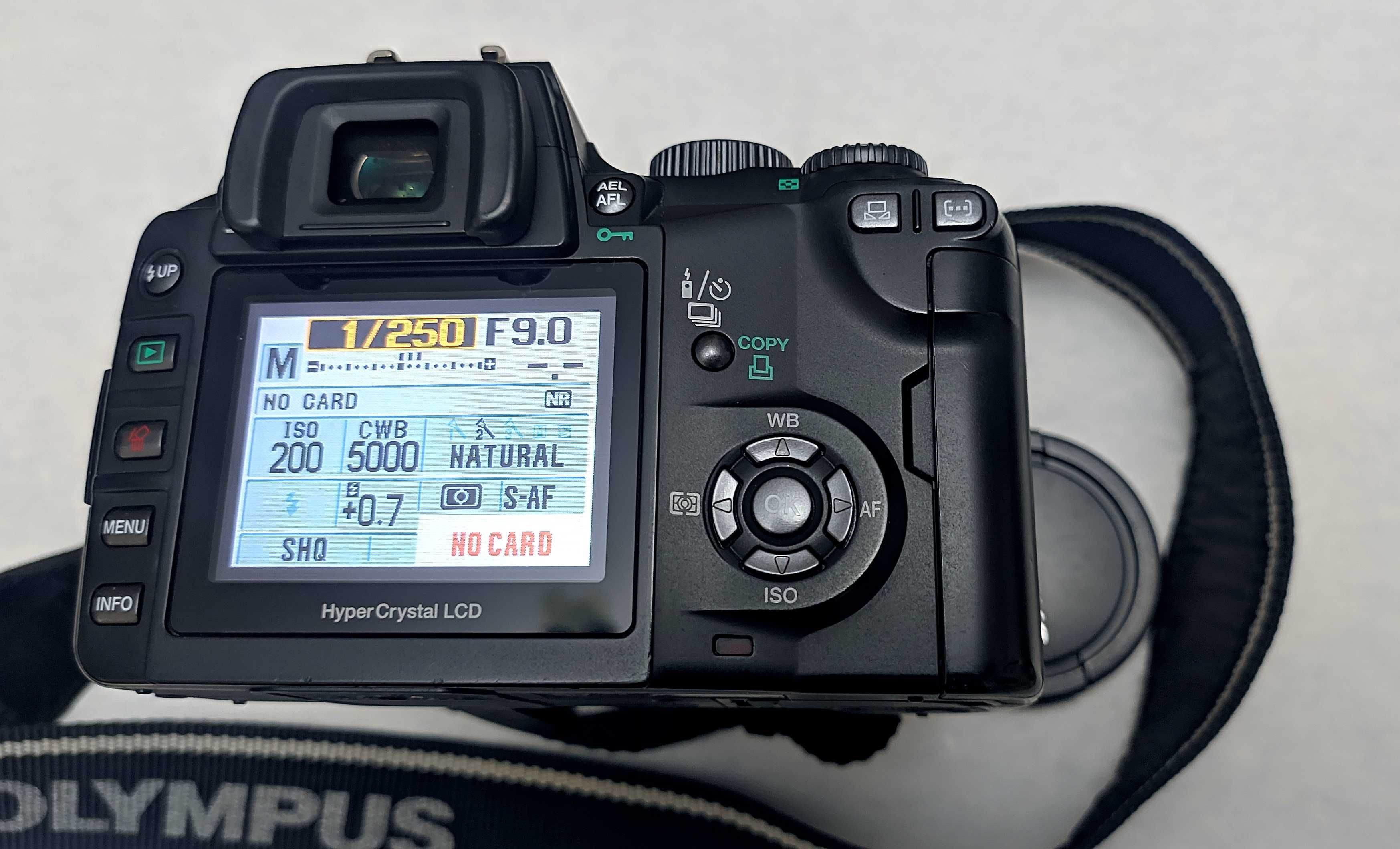 Olympus E500 cu obiectiv